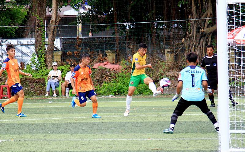 Khi tham gia bóng đá phủi sẽ giúp mọi người rèn luyện sức khỏe tốt